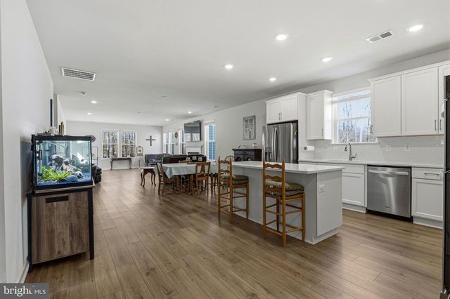 1001 SHANNON FALLS DR, Newark, DE 19702