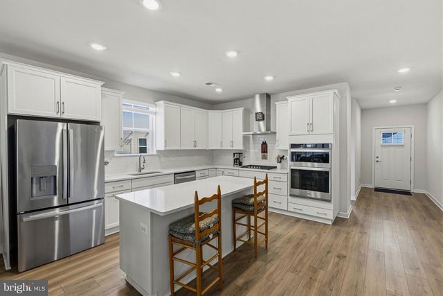 1001 SHANNON FALLS DR, Newark, DE 19702