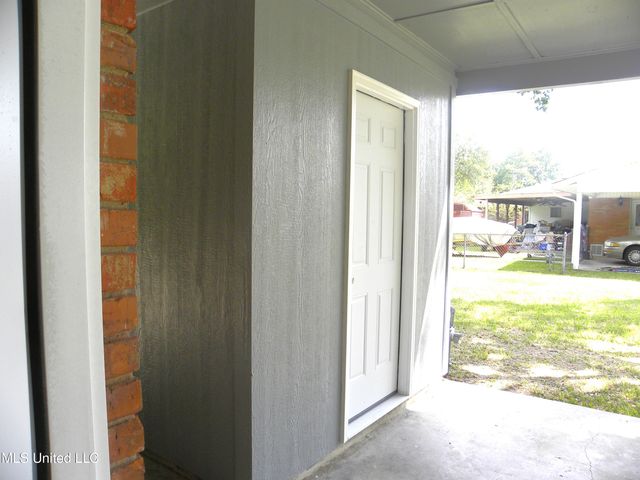 7216 Hampton Drive, Biloxi, MS 39532