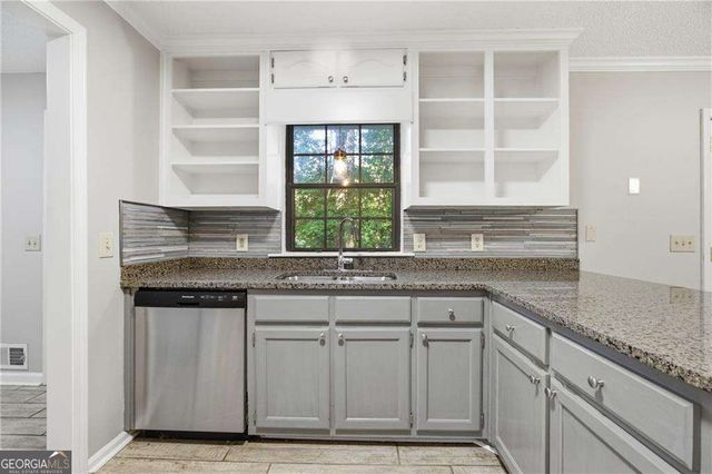 8010 Hickory Court, Murrayville, GA 30564