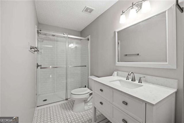 8010 Hickory Court, Murrayville, GA 30564