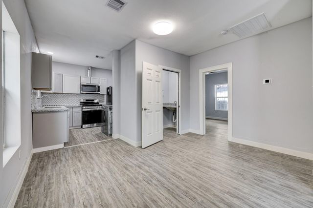 4224 Marina Street, Houston, TX 77007