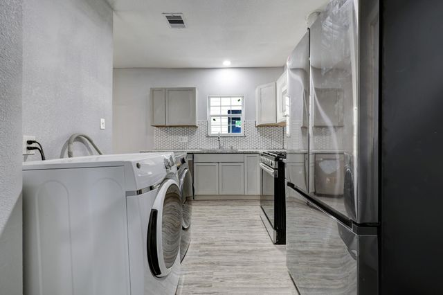 4224 Marina Street, Houston, TX 77007