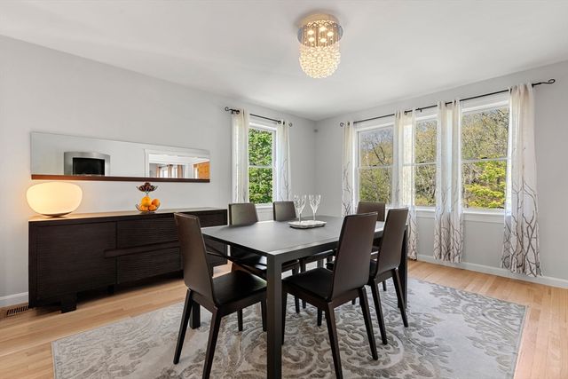 29 Edgehill Rd, Swampscott, MA 01907