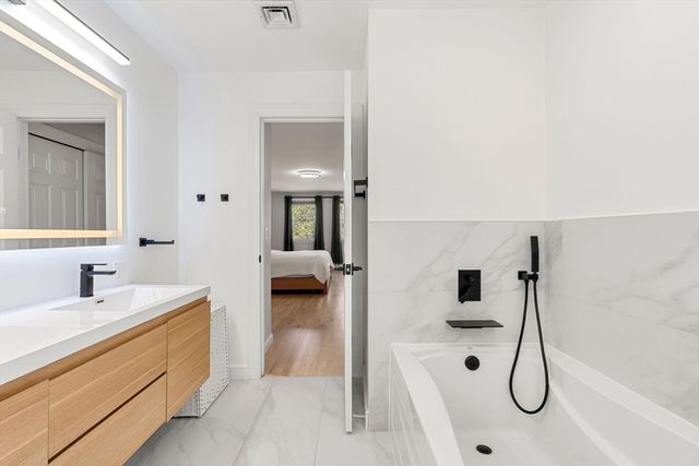 29 Edgehill Rd, Swampscott, MA 01907