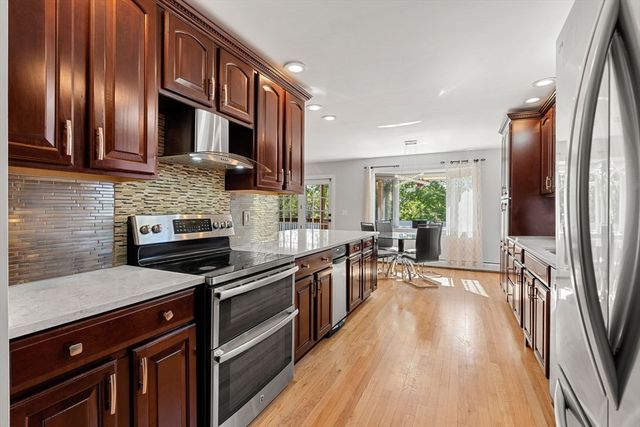 29 Edgehill Rd, Swampscott, MA 01907