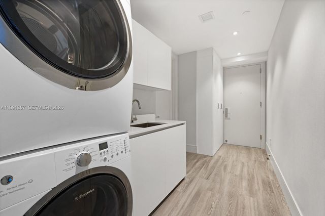 10203 Collins Ave 1702, Bal Harbour, FL 33154