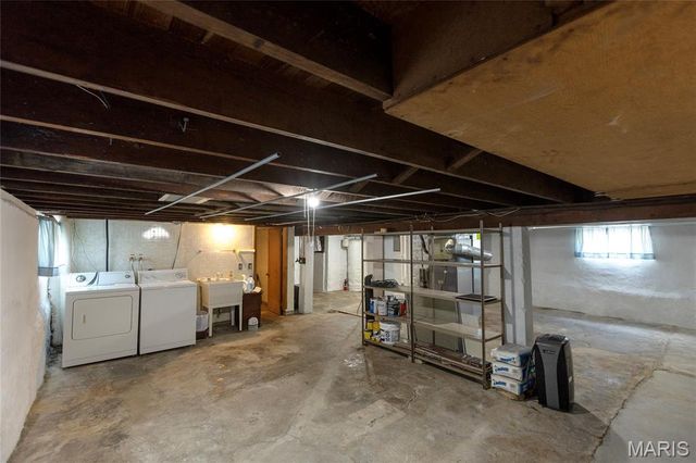 3655 Long Drive, St Ann, MO 63074