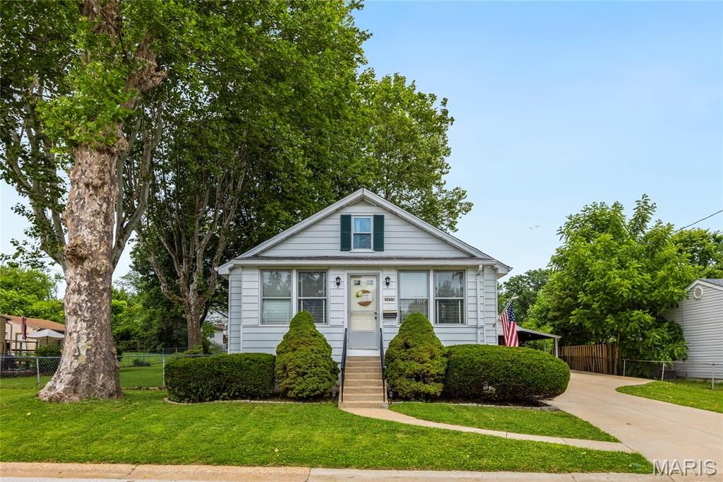 3655 Long Drive, St Ann, MO 63074