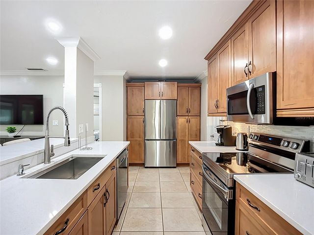 2424 WHIPPOORWILL CIRCLE, Sarasota, FL 34231