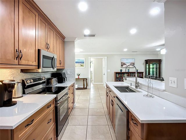 2424 WHIPPOORWILL CIRCLE, Sarasota, FL 34231