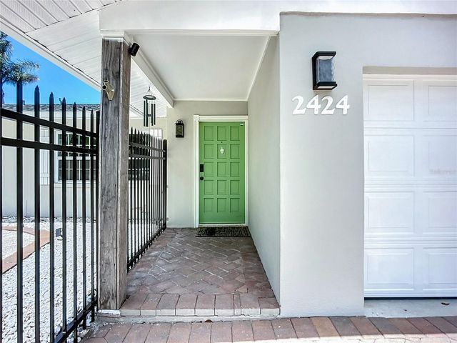 2424 WHIPPOORWILL CIRCLE, Sarasota, FL 34231