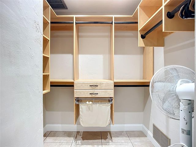 2424 WHIPPOORWILL CIRCLE, Sarasota, FL 34231