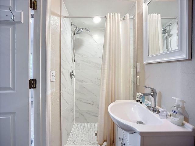 2424 WHIPPOORWILL CIRCLE, Sarasota, FL 34231