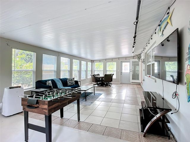 2424 WHIPPOORWILL CIRCLE, Sarasota, FL 34231