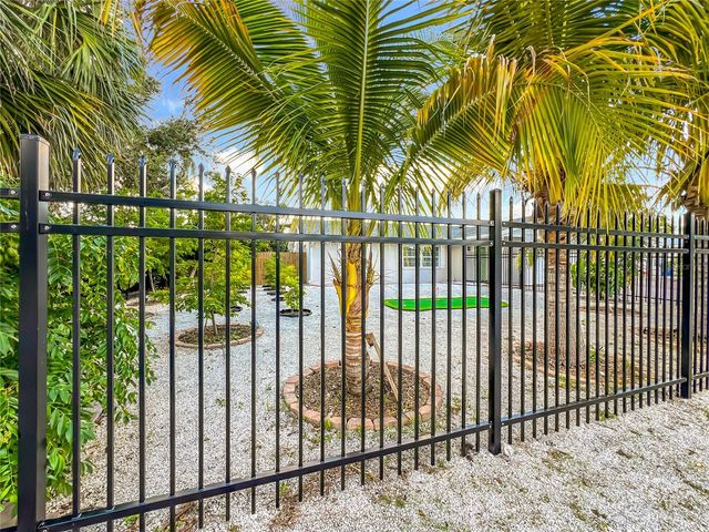 2424 WHIPPOORWILL CIRCLE, Sarasota, FL 34231