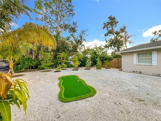 2424 WHIPPOORWILL CIRCLE, Sarasota, FL 34231