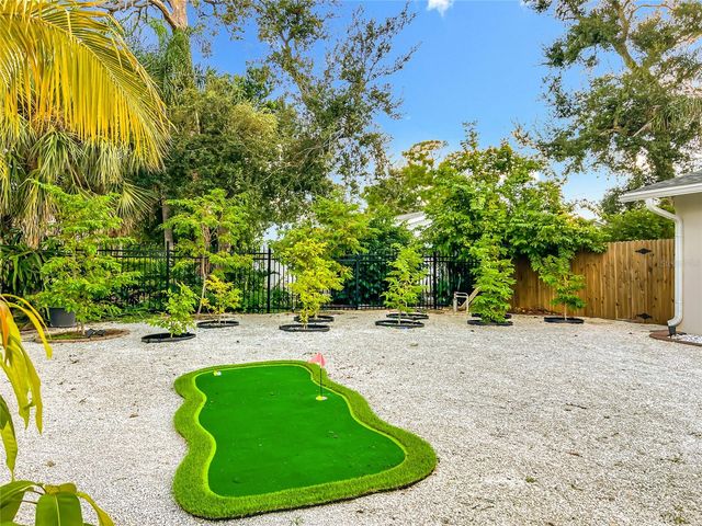 2424 WHIPPOORWILL CIRCLE, Sarasota, FL 34231