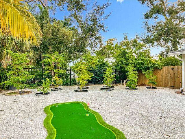 2424 WHIPPOORWILL CIRCLE, Sarasota, FL 34231