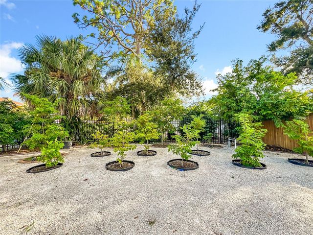 2424 WHIPPOORWILL CIRCLE, Sarasota, FL 34231
