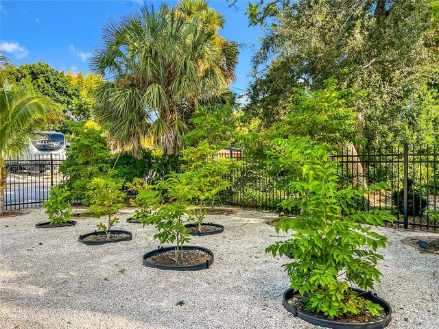 2424 WHIPPOORWILL CIRCLE, Sarasota, FL 34231