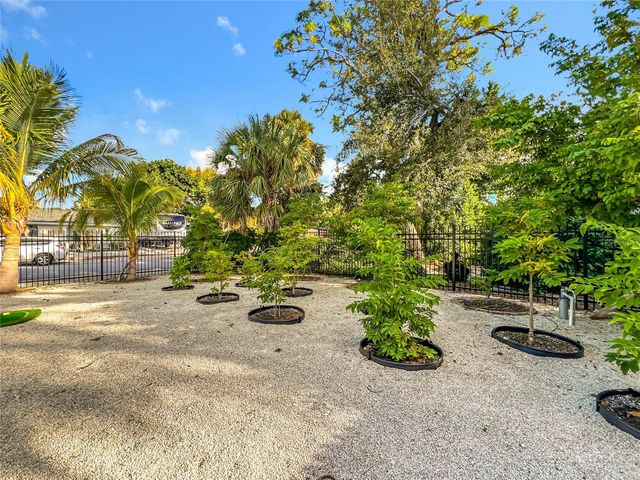 2424 WHIPPOORWILL CIRCLE, Sarasota, FL 34231