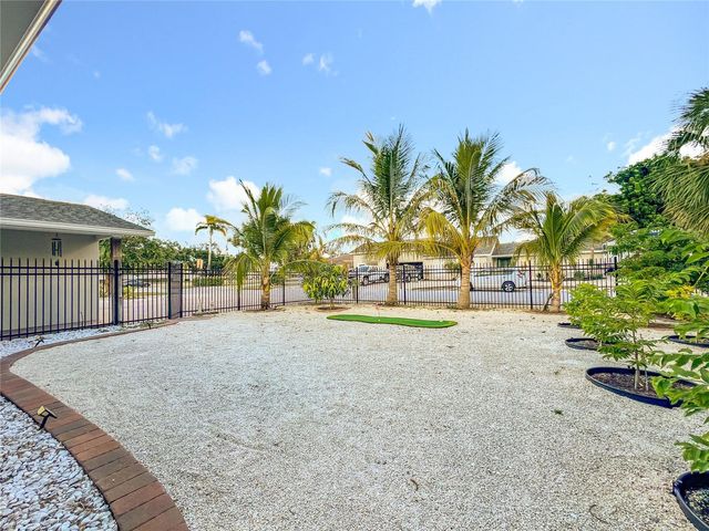 2424 WHIPPOORWILL CIRCLE, Sarasota, FL 34231