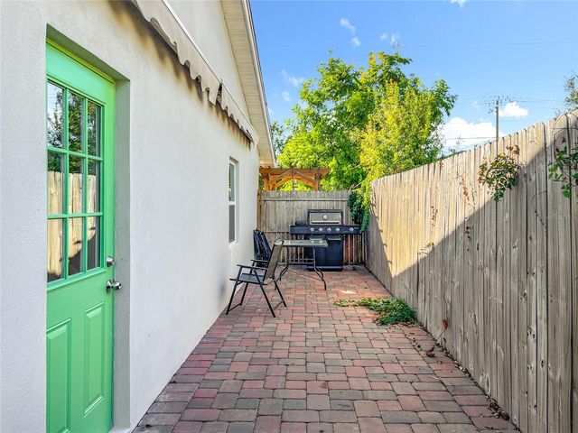 2424 WHIPPOORWILL CIRCLE, Sarasota, FL 34231