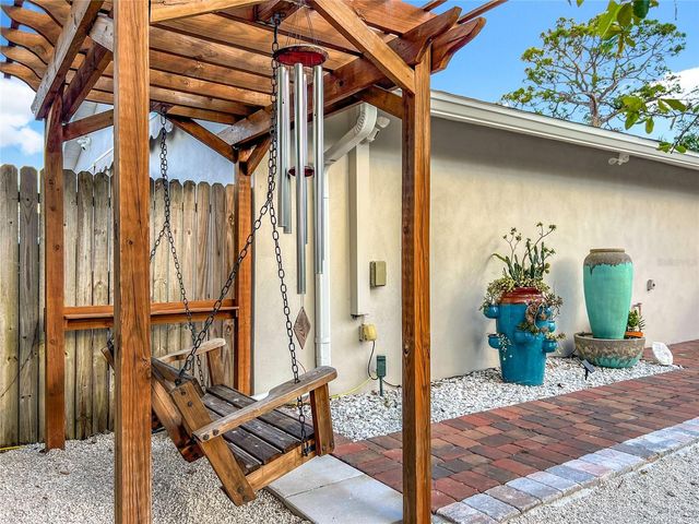 2424 WHIPPOORWILL CIRCLE, Sarasota, FL 34231