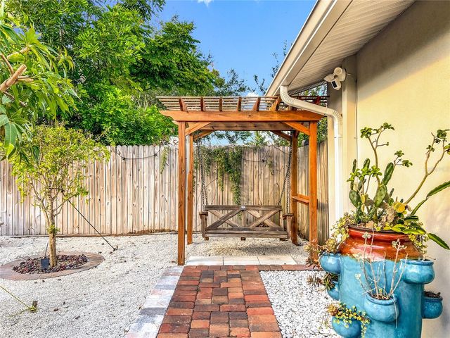 2424 WHIPPOORWILL CIRCLE, Sarasota, FL 34231