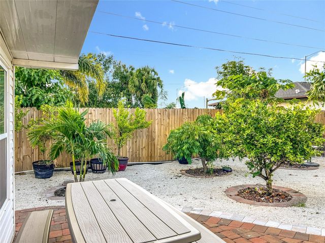 2424 WHIPPOORWILL CIRCLE, Sarasota, FL 34231