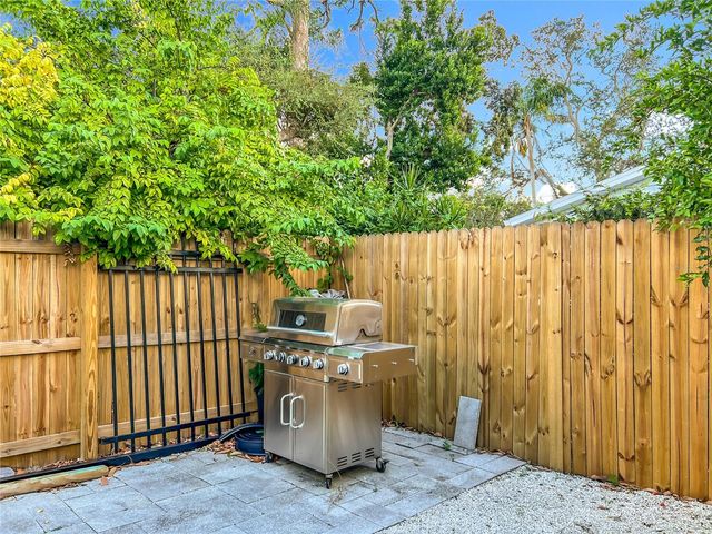 2424 WHIPPOORWILL CIRCLE, Sarasota, FL 34231