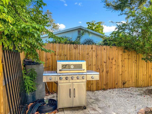 2424 WHIPPOORWILL CIRCLE, Sarasota, FL 34231