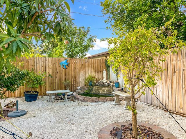 2424 WHIPPOORWILL CIRCLE, Sarasota, FL 34231