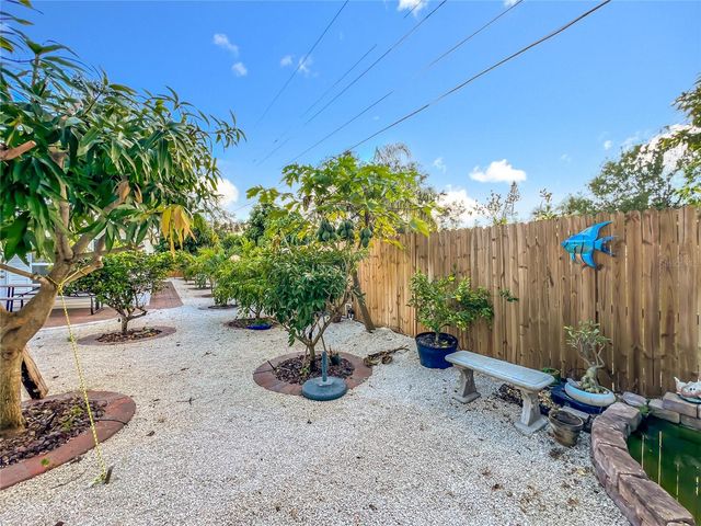 2424 WHIPPOORWILL CIRCLE, Sarasota, FL 34231