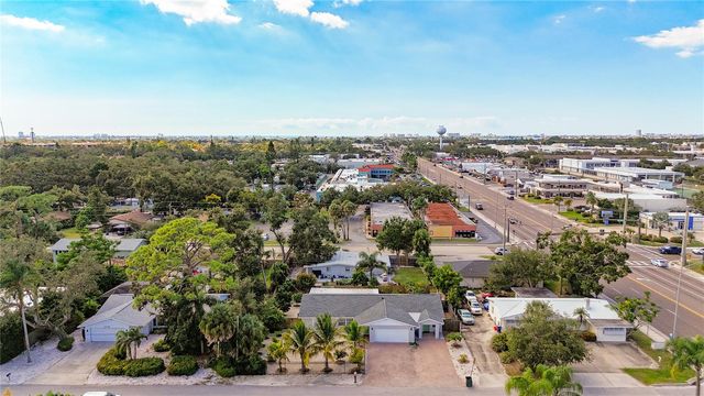 2424 WHIPPOORWILL CIRCLE, Sarasota, FL 34231