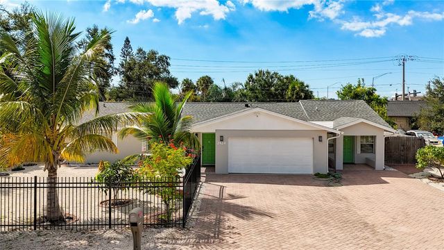2424 WHIPPOORWILL CIRCLE, Sarasota, FL 34231