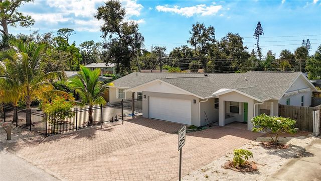 2424 WHIPPOORWILL CIRCLE, Sarasota, FL 34231