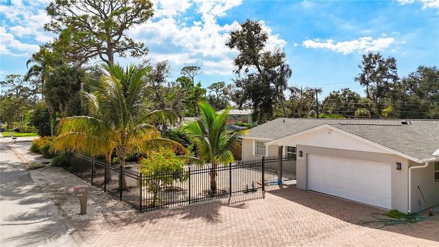 2424 WHIPPOORWILL CIRCLE, Sarasota, FL 34231