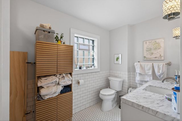 2316 Fremont Avenue S, Minneapolis, MN 55405