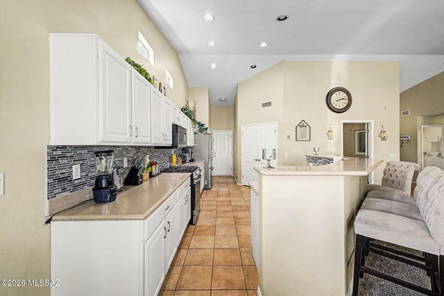 7561 S Woodbury Grove Drive, Tucson, AZ 85757