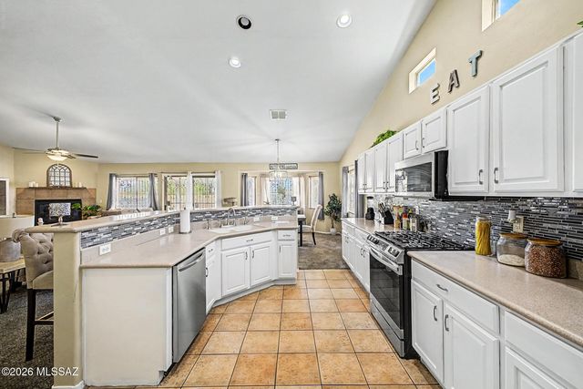 7561 S Woodbury Grove Drive, Tucson, AZ 85757