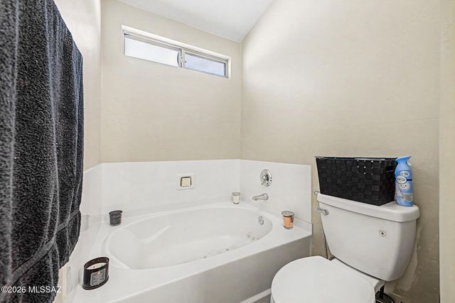 7561 S Woodbury Grove Drive, Tucson, AZ 85757