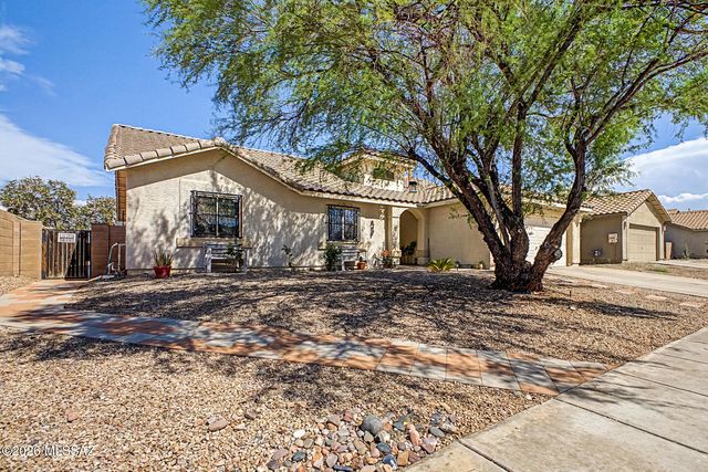 7561 S Woodbury Grove Drive, Tucson, AZ 85757