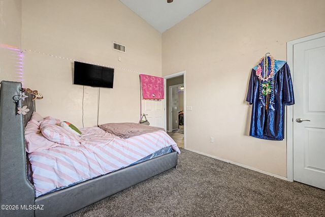 7561 S Woodbury Grove Drive, Tucson, AZ 85757