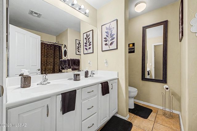 7561 S Woodbury Grove Drive, Tucson, AZ 85757