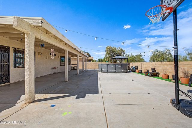 7561 S Woodbury Grove Drive, Tucson, AZ 85757