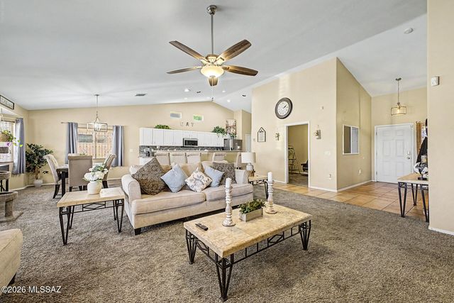 7561 S Woodbury Grove Drive, Tucson, AZ 85757