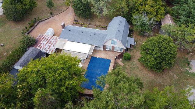 1305 Hill Lakes Ln, Lebanon, TN 37090