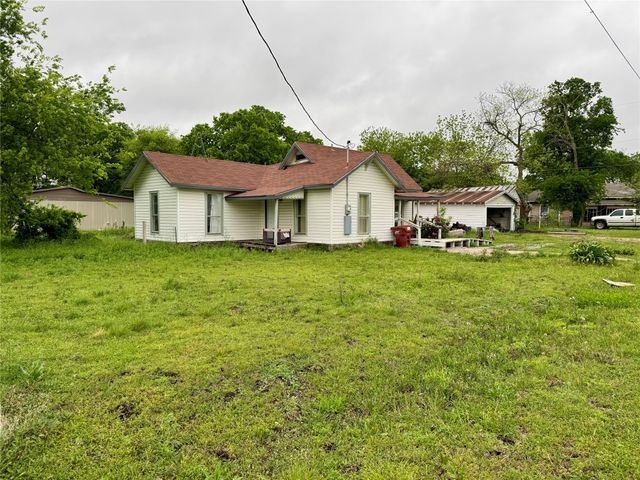 207 S Cedar Street, Leonard, TX 75452